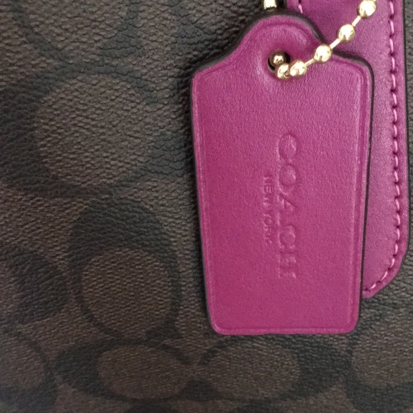 Host pick ❤️Brand new COACH city tote with magenta straps and keep chain. - Picture 3 of 5